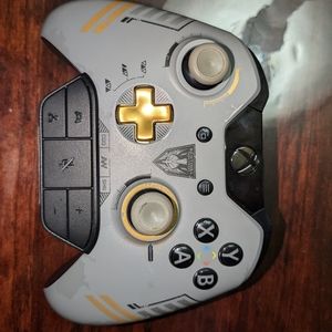 Xbox One Limited Edition COD Advance Warfare controller